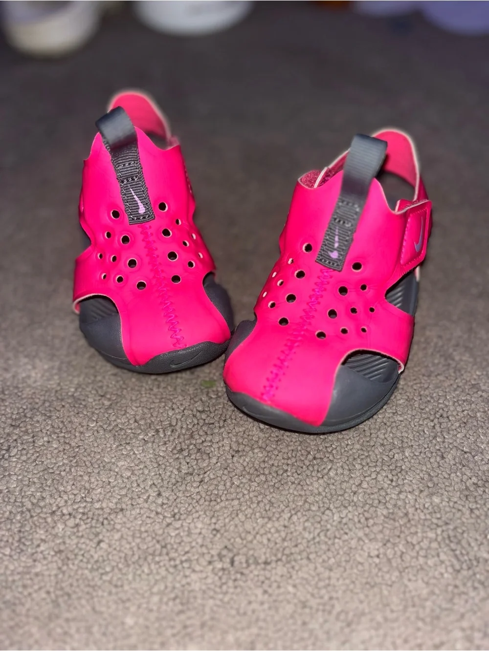Nike Sunray protect 2 infant Pink and Gray Water-Friendly Sandals size 5c NWOT